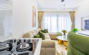 Riara with View, Heated Pool, Free Parking