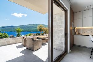 New luxes white apartments