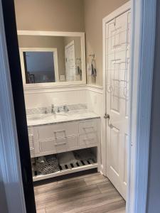 Full 1 bedroom apartment to yourself