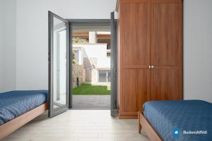 Villa con piscina by budoniaffiti img21