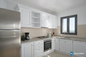 Villa con piscina by budoniaffiti img17