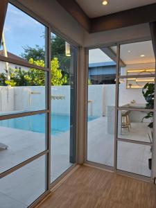 J-O-Y Private Pool Villa - Modern Design