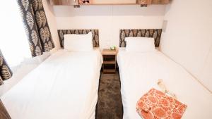 Supreme 2 Caravan with Decking