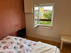 T2 chaleureux au coeur des vignes -vue place de Condrieu-long séjour possible