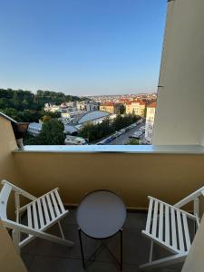 Modern Apartment with Free Parking