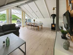 6 person holiday home in Hadsund