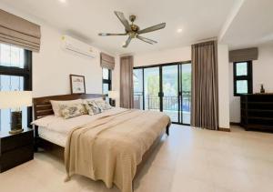 3 Bedroom Renovated Villa 3 minutes to the beach