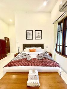 Villa The Megatruh Sleeps 30pax