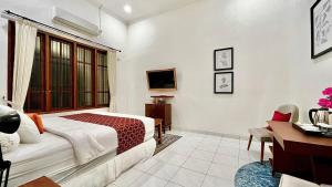 Villa The Megatruh Sleeps 30pax