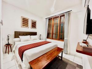 Villa The Megatruh Sleeps 30pax