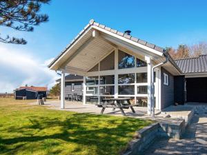 10 person holiday home in Løgstør-By Traum