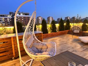 Golden Sunset Terrace Apartment Ana