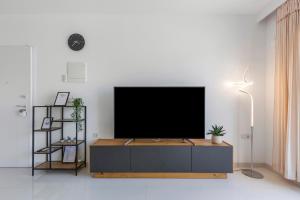 2BD Coastal Gem with Pool & Terrace - Torre de la Horadada