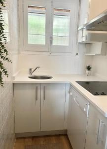 Cozy studio apartment with sea and mountains view