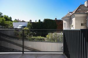 Luxury Landing 4 - centrally located accomodation with private parking Targu Mures