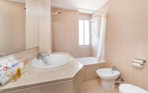 Family Room (2 Adults + 2 Children) room in Globales Simar