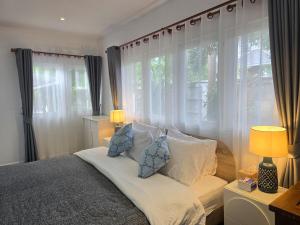 J-O-Y Lanna Pool Villa Near Nimman 5 mins