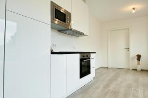 Modern Apartment with Free Parking