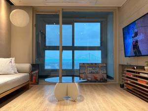 Bamin Stay-Gwangalli Beach Panoramic Ocean View