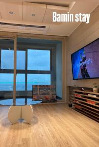 Bamin Stay-Gwangalli Beach Panoramic Ocean View