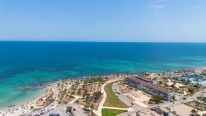 2BD Coastal Gem with Pool & Terrace - Torre de la Horadada