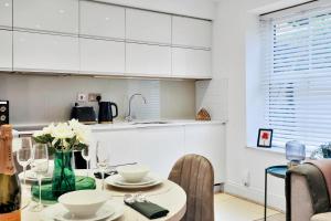 Long Stay Discounts & Free Off Road Parking