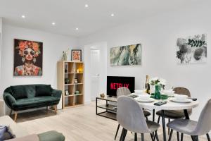 Long Stay Discounts & Free Off Road Parking