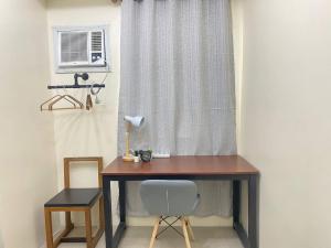 2BR walking distance to MOA - near PICC,NAIA,STAR CITY by JBCO Staycation Jha