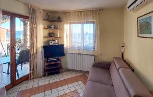 1 Bedroom Amazing Apartment In Starigrad