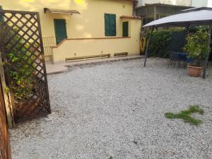 THE HOUSE BY THE RIVER 35