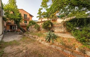 Gorgeous Apartment In Karlobag With Wifi