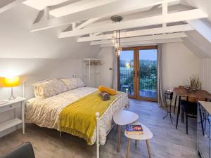 Wysteria, North Lodge