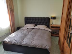 2-room apartment in the house with the SEPARATE ENTRANCE & FREE parking