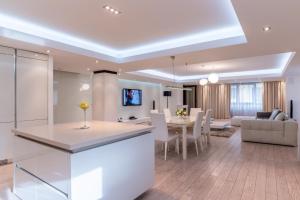 Luxury Apartment Herastrau Nord- 240 sqm - Spa, Pool & Gym Access
