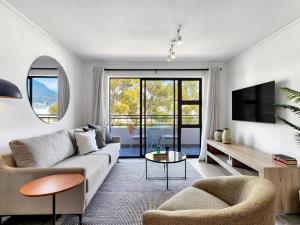 Castle Rock Apartment with Table Mountain Views