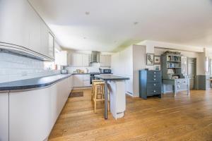 Spray Cabin - West Wittering