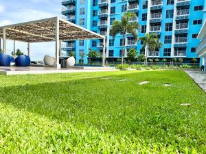 Modern 3BR 180 Degree Seaview Beside Okada Manila 14