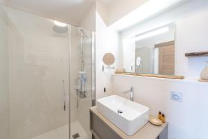 Alpe dHuez Houses - Chez Robin - Fermes de lAlpe - Flambant neuf et magnifique 4 chambres Plein SUD