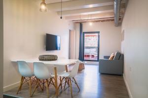 Modern Catalan Apartments by Olala Homes