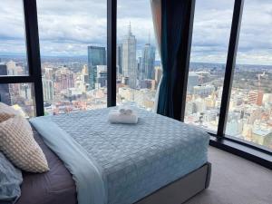 Views comfort luxury heart of Melbourne