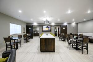 HiWay Inn Express of Broken Bow