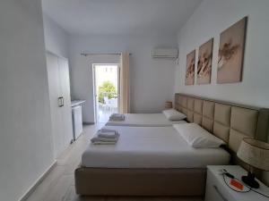 Deka-X Rooms