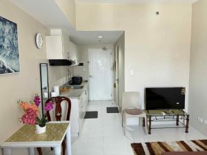 Sunvida Tower staycation unit 2503-2504