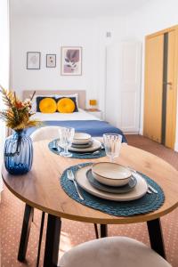 Central Avenue by Arrenda