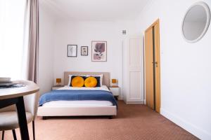 Central Avenue by Arrenda