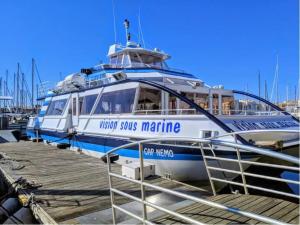 CAP Studio Vue Port Pools Tennis Loggia WiFi Clim