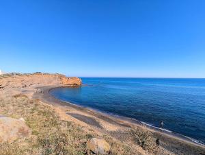 CAP Studio Vue Port Pools Tennis Loggia WiFi Clim