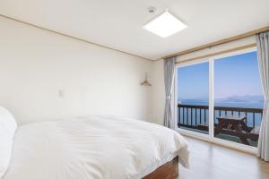 Yeosu Geumo Island Village Pension Former Dongbaekgol