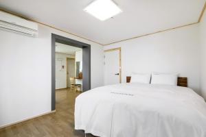 Yeosu Geumo Island Village Pension Former Dongbaekgol