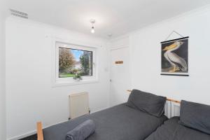 3BR Family House with Free Parking in West Lothian